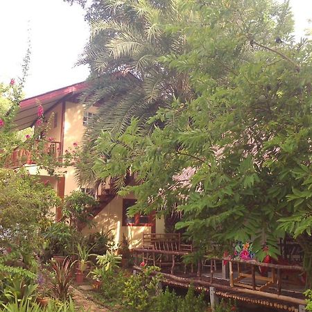 Ban Sabai Sabai Guest House Kanchanaburi Exterior foto