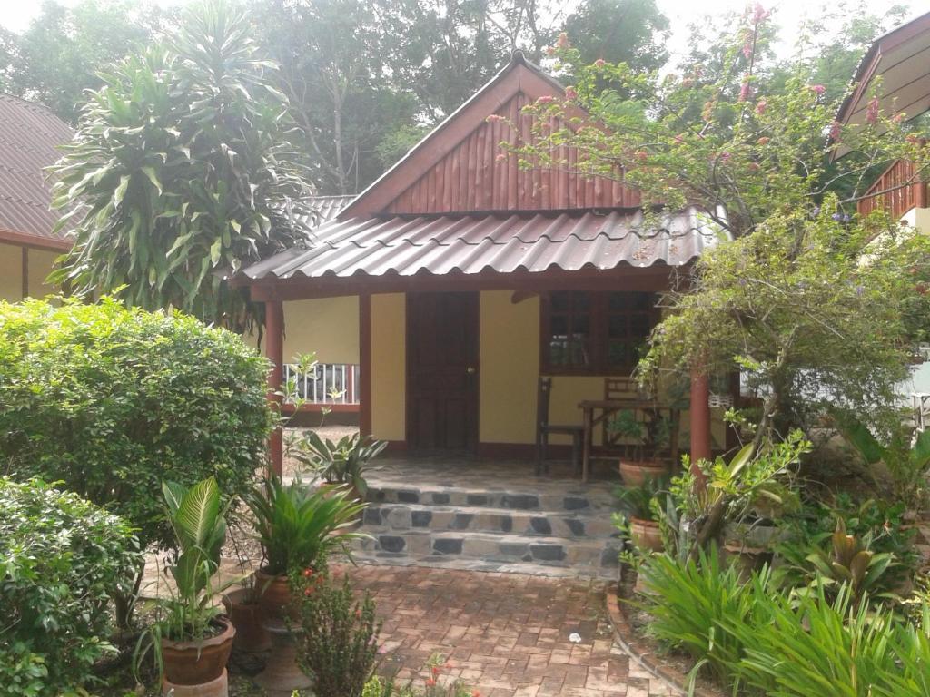 Ban Sabai Sabai Guest House Kanchanaburi Habitación foto